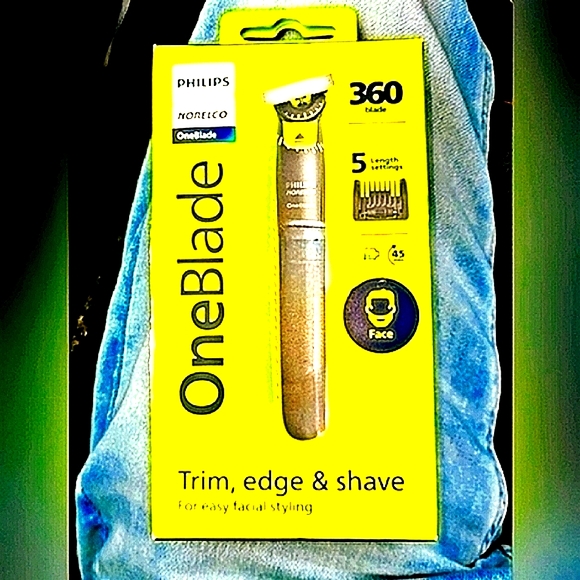 NEWEST: Philips Norelco OneBlade 360 Face, Electric Beard Trimmer & Shaver. - Picture 2 of 8